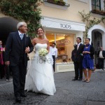 Fotografi matrimonio Napoli. Matrimonio a Capri. Passeggiata a Via Camerelle.