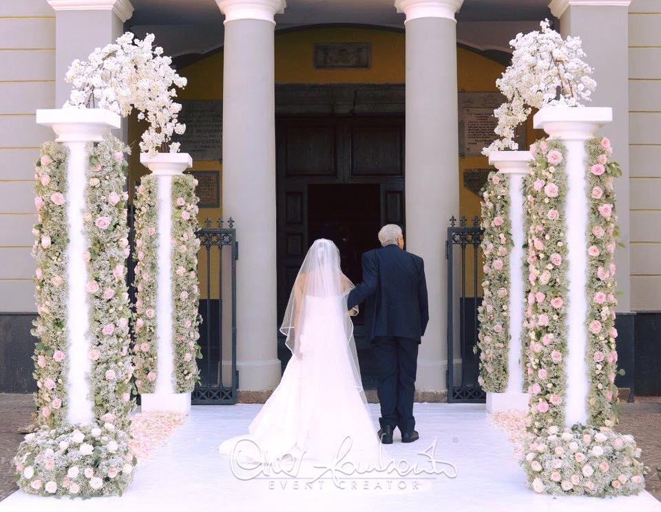 Matrimonio perfetto. Gli addobbi floreali in chiesa.